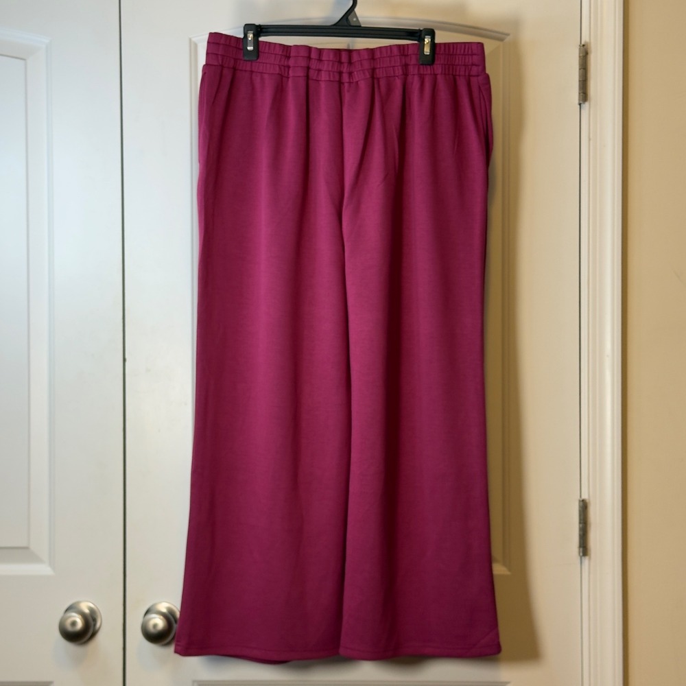 NWOT Coo Chic Magenta Sleeveless 2X Top/Wide Crop Leg Drawstring Pants Set - Picture 7 of 16